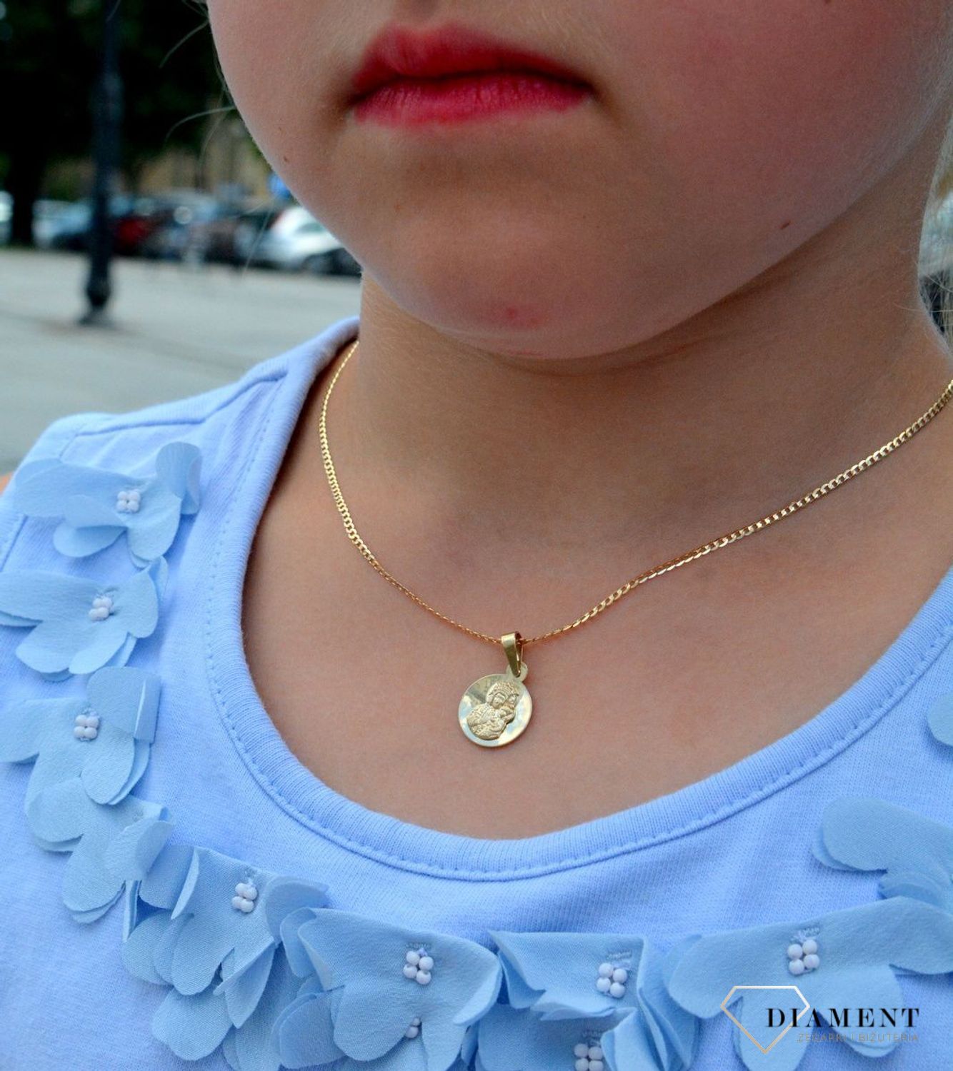 Złota zawieszka medalik okrągły Matka Boska ZA 5970 333. Medalik będący wspaniałą pamiątką i prezentem z okazji chrztu, komunii czy bierzmowania (1).JPG